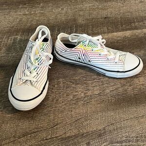 CONVERSE All Star Girls Size 3 Sneakers